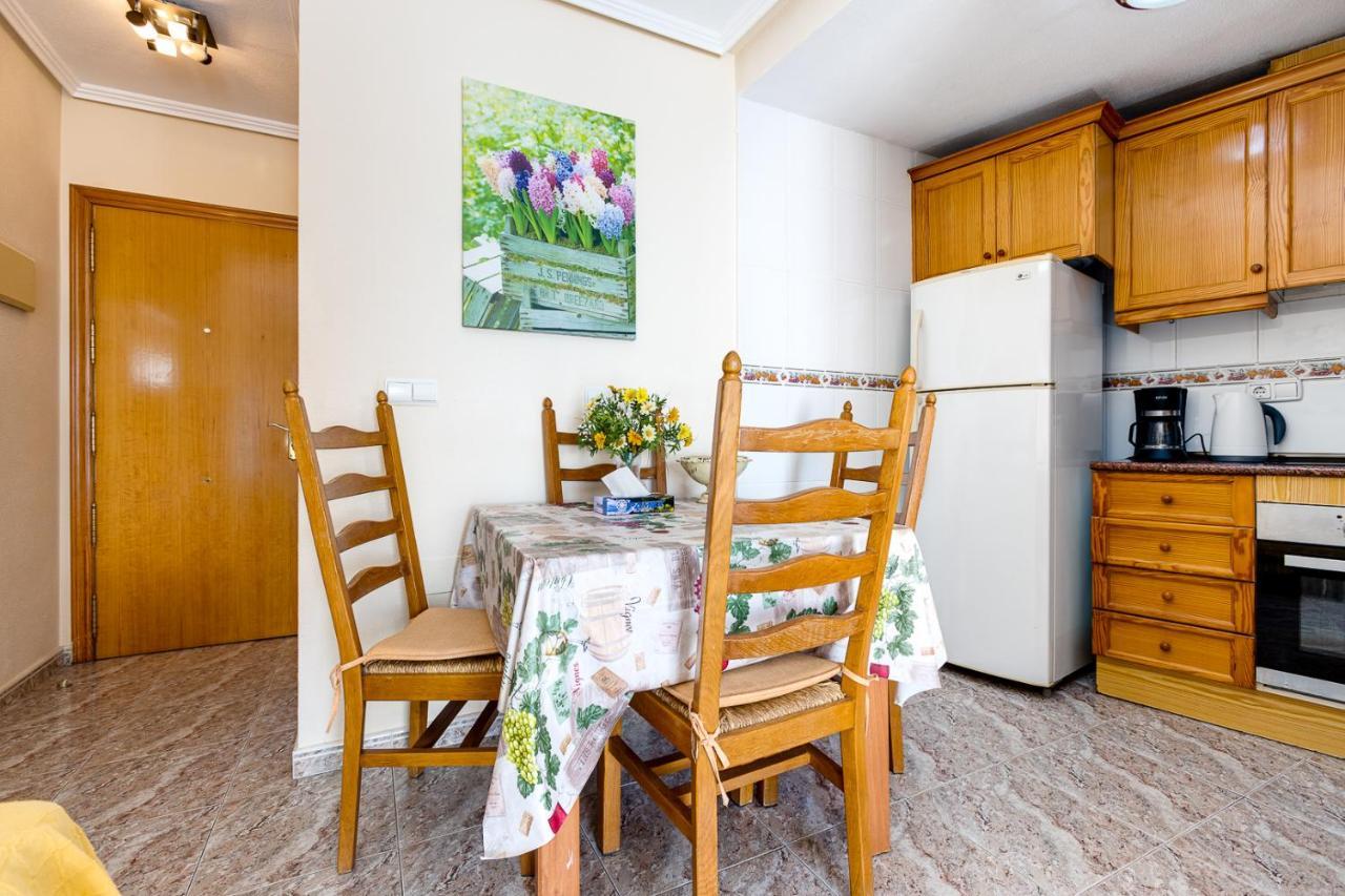 Apartament Caballero De Rodas Torrevieja Exterior foto