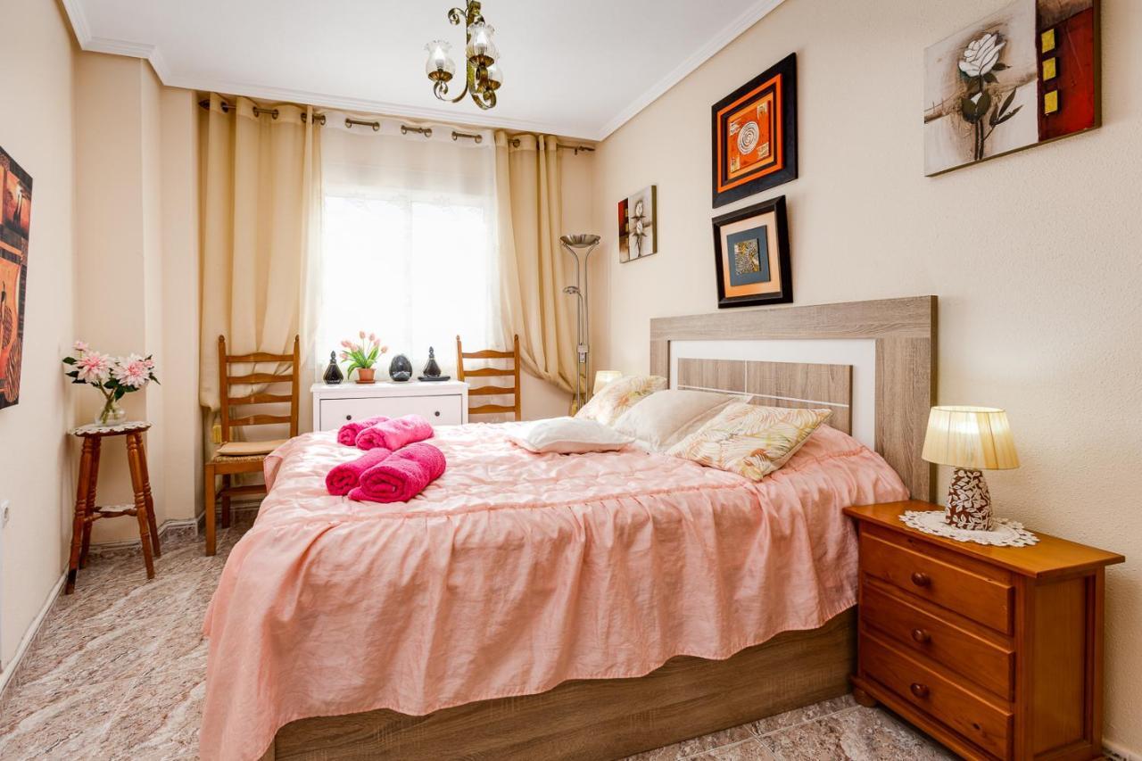 Apartament Caballero De Rodas Torrevieja Exterior foto