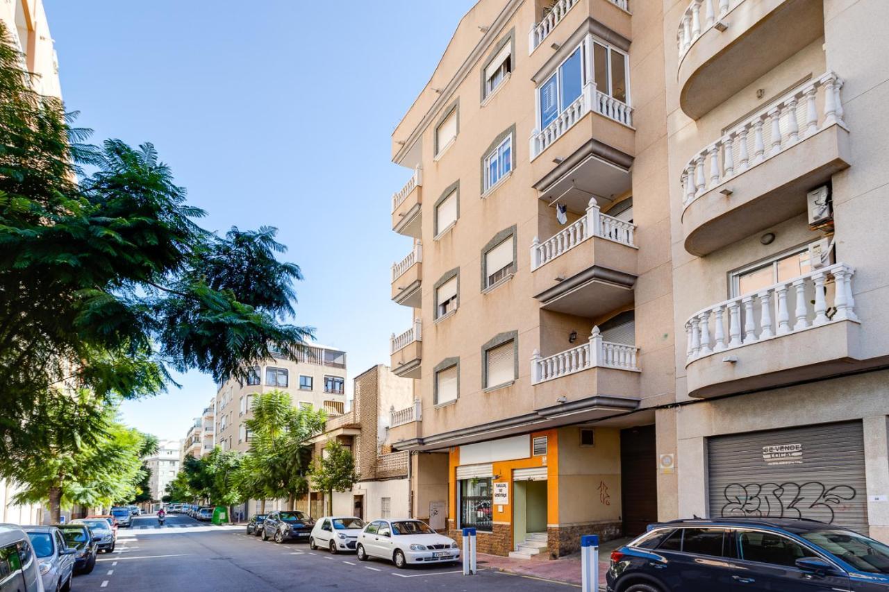 Apartament Caballero De Rodas Torrevieja Exterior foto